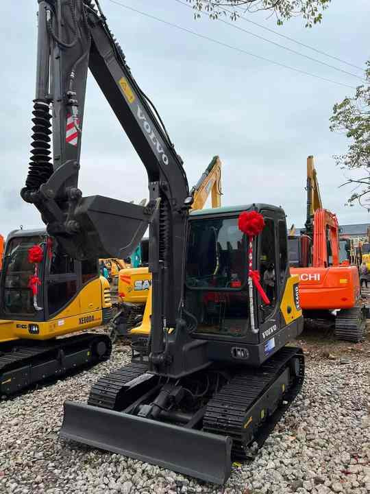China Brand Used Volvo EC60D Mini Excavator 6ton Crawler Earth Digger Machine for Sale - Crawler excavator: picture 2 China Brand Used Volvo EC60D Mini Excavator 6ton Crawler Earth Digger Machine for Sale - Crawler excavator: picture 2