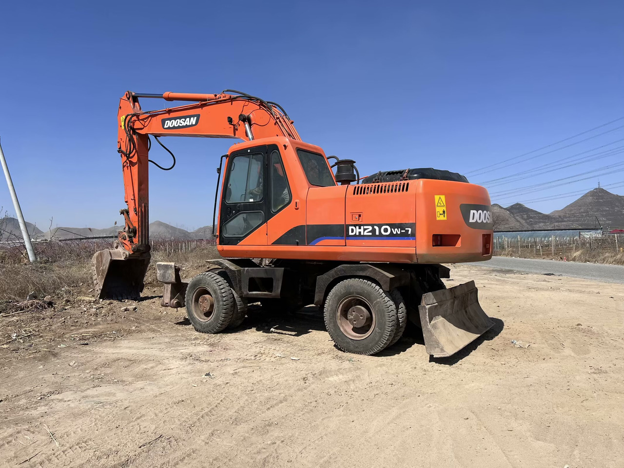 DOOSAN 210w - Wheel excavator: picture 1 DOOSAN 210w - Wheel excavator: picture 1