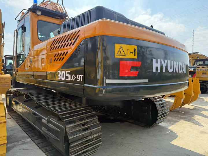 Excellent Condition Korea Brand Hyundai 305-9 30tond Crawler Digger for Sale Used hyundai 150-9 220-9 225-9 305-9 Excavator - Excavator: picture 2 Excellent Condition Korea Brand Hyundai 305-9 30tond Crawler Digger for Sale Used hyundai 150-9 220-9 225-9 305-9 Excavator - Excavator: picture 2