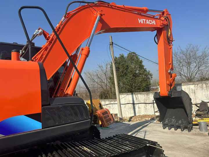 Excellent Original Japan Import HITACHI 20 Ton Excavator Zx210-5g HITACHI EXCAVATOR ZAXIS 210 for Sale Zx200 210 350 Excavator - Crawler excavator: picture 3 Excellent Original Japan Import HITACHI 20 Ton Excavator Zx210-5g HITACHI EXCAVATOR ZAXIS 210 for Sale Zx200 210 350 Excavator - Crawler excavator: picture 3