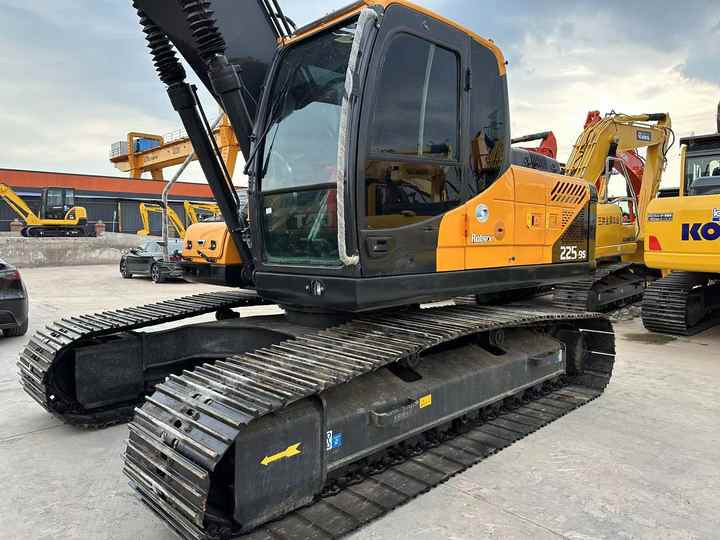Excellent Performance Korea Brand Hyundai 225-9 Excavator with 800mm Wide Truck Shoe on Hot Sale Used hyundai 220 225 Excavator - Excavator: picture 3 Excellent Performance Korea Brand Hyundai 225-9 Excavator with 800mm Wide Truck Shoe on Hot Sale Used hyundai 220 225 Excavator - Excavator: picture 3