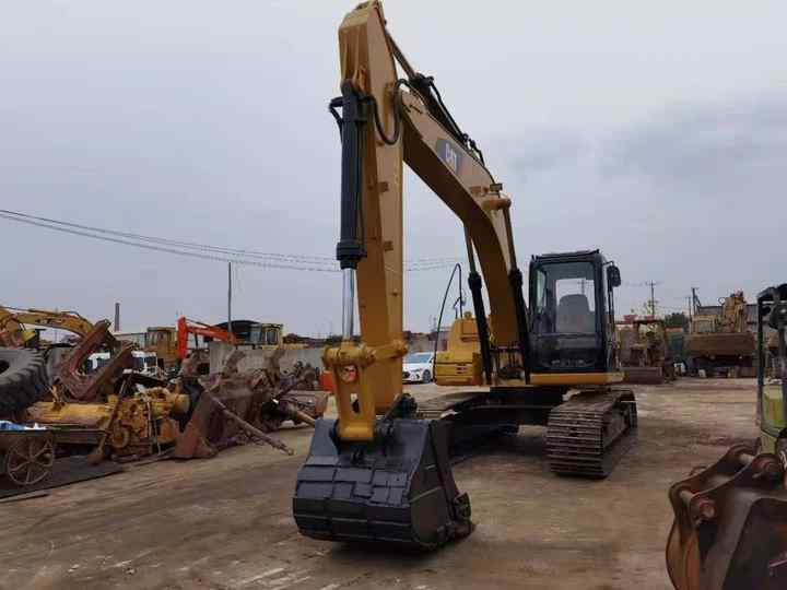 Good Condition Used Excavator Machine Caterpillar 315D Crawler CAT 15ton Used Excavator for Sale CAT 315 Excavators - Crawler excavator: picture 2 Good Condition Used Excavator Machine Caterpillar 315D Crawler CAT 15ton Used Excavator for Sale CAT 315 Excavators - Crawler excavator: picture 2