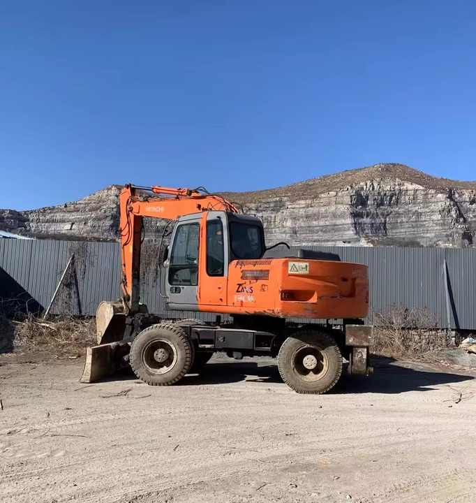 HITACHI ZX300 Excavator, Original Japan Surplus Hitachi ZX300 for Sale - Excavator: picture 2 HITACHI ZX300 Excavator, Original Japan Surplus Hitachi ZX300 for Sale - Excavator: picture 2