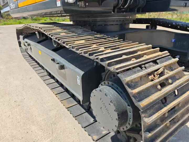 Heavy-Duty Hyundai 305 Excavator for Mining & Construction - Well-Maintained, Warranty Included - Crawler excavator: picture 3 Heavy-Duty Hyundai 305 Excavator for Mining & Construction - Well-Maintained, Warranty Included - Crawler excavator: picture 3