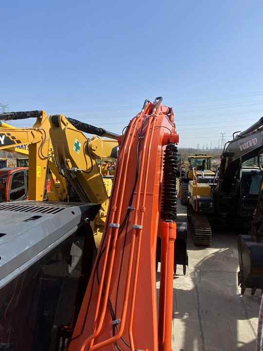 Hitachi Brand Zx210 Crawler Excavator 21tons Digger for Sale Used Hitachi Zx200 210 350 Excavator in Stock on Sale - Excavator: picture 5 Hitachi Brand Zx210 Crawler Excavator 21tons Digger for Sale Used Hitachi Zx200 210 350 Excavator in Stock on Sale - Excavator: picture 5