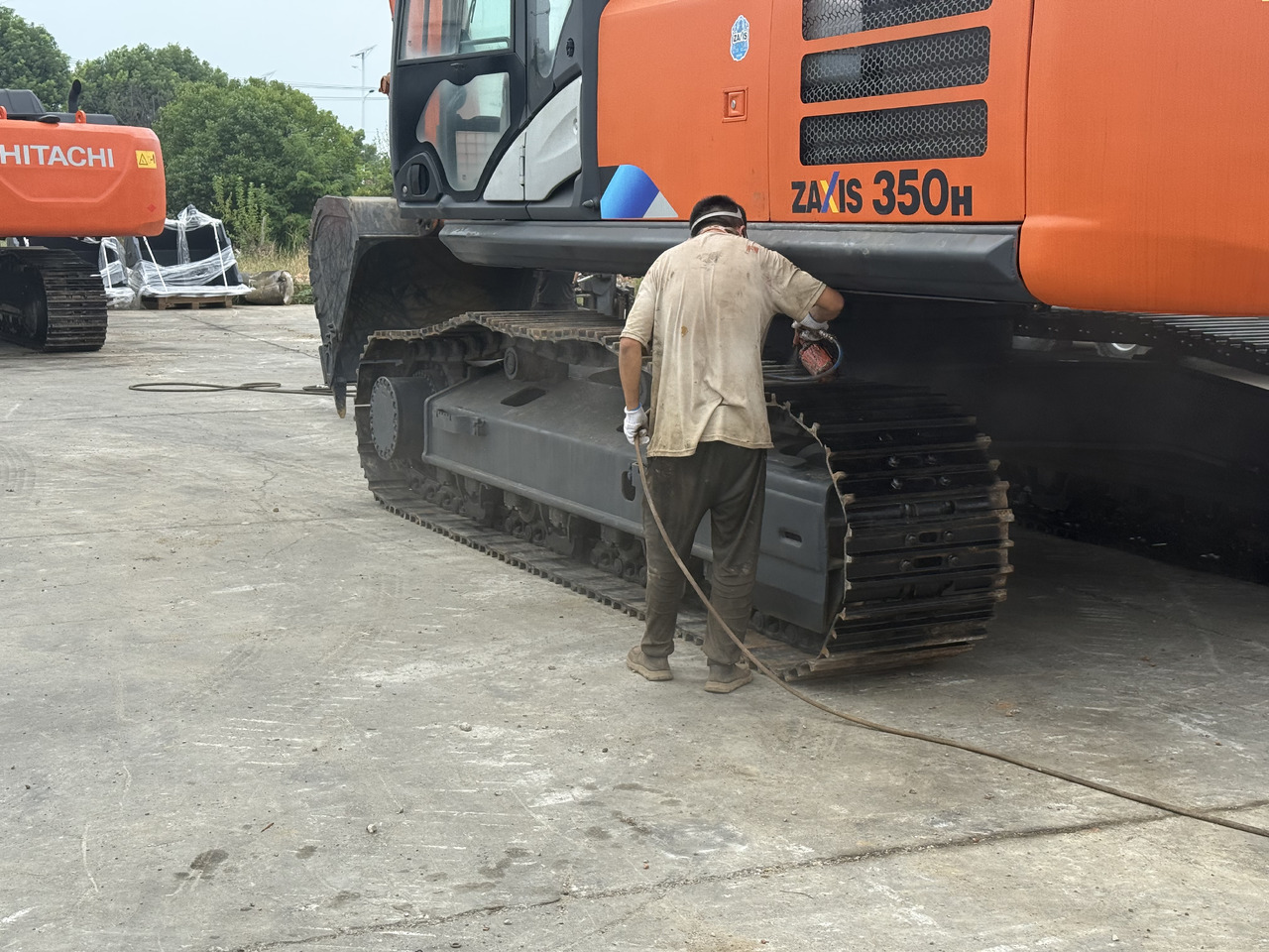 Crawler excavator Hitachi used hitachi 350-5g: picture 7 Crawler excavator Hitachi used hitachi 350-5g: picture 7