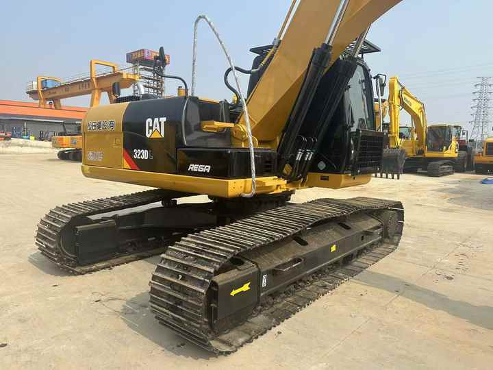 Hot sale caterpillar cat323dl excavator for sale 23tons used cat 320 323 324 325 excavator in stock for sale - Crawler excavator: picture 2 Hot sale caterpillar cat323dl excavator for sale 23tons used cat 320 323 324 325 excavator in stock for sale - Crawler excavator: picture 2