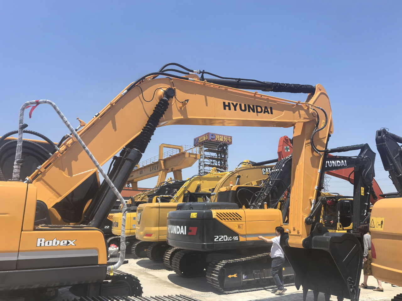 Hyundai 305-9t - Crawler excavator: picture 2 Hyundai 305-9t - Crawler excavator: picture 2