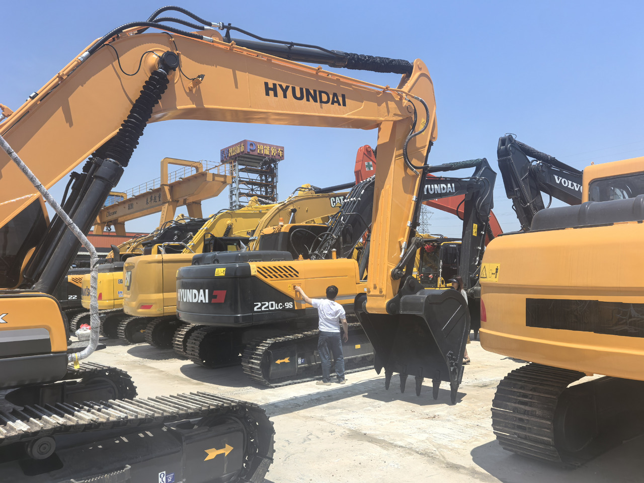 Hyundai 305-9t - Crawler excavator: picture 1 Hyundai 305-9t - Crawler excavator: picture 1