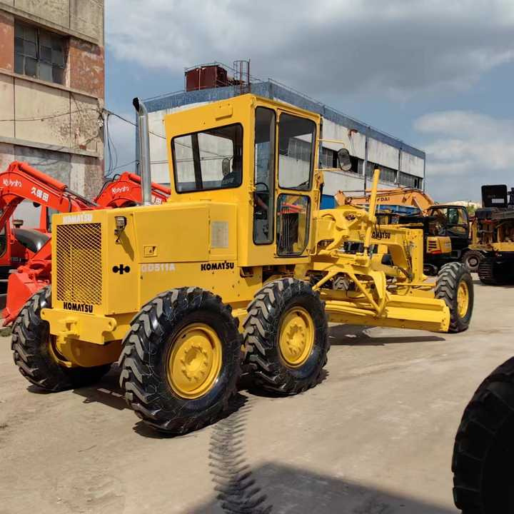 Japan Komatsu GD511 Motor Grader Cheap Price Komatsu Road Grader GD511 Good Condition in China - Grader: picture 2 Japan Komatsu GD511 Motor Grader Cheap Price Komatsu Road Grader GD511 Good Condition in China - Grader: picture 2