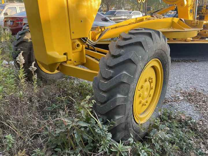 Japan Komatsu GD655 Motor Grader Cheap Price Komatsu Road Grader GD655 Good Condition in China - Grader: picture 5 Japan Komatsu GD655 Motor Grader Cheap Price Komatsu Road Grader GD655 Good Condition in China - Grader: picture 5