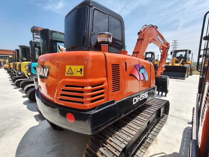 Korea Made Doosan Dh55 Excavator , 60ton 70ton 80ton 90ton Digger , Original Doosan Excavator Machinery - Crawler excavator: picture 2 Korea Made Doosan Dh55 Excavator , 60ton 70ton 80ton 90ton Digger , Original Doosan Excavator Machinery - Crawler excavator: picture 2
