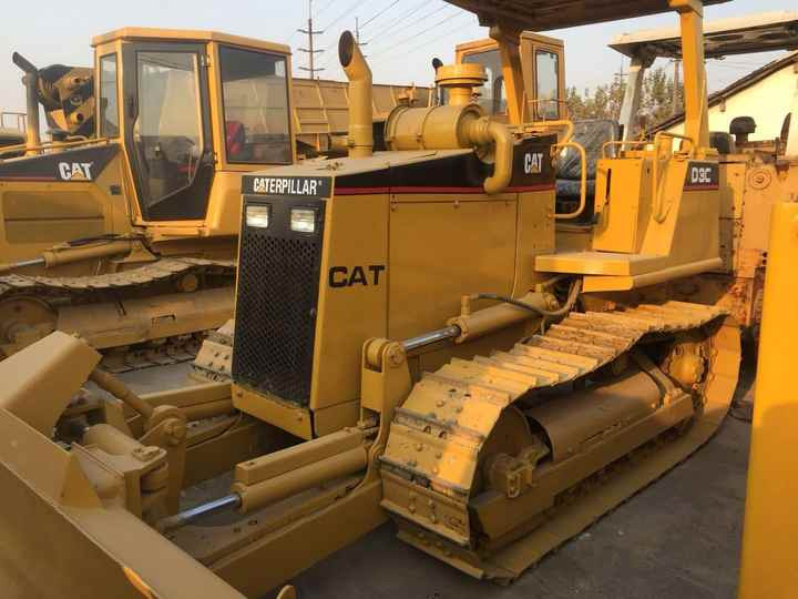Mini CAT Bulldozer D3c D3 D3k D3m D4h D4m D4k D5h D5g D5k D5m Used Bulldozer with Ripper for Sale - Bulldozer: picture 4 Mini CAT Bulldozer D3c D3 D3k D3m D4h D4m D4k D5h D5g D5k D5m Used Bulldozer with Ripper for Sale - Bulldozer: picture 4