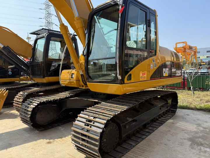New Arrival Cat Brand 320c Excavator in Highly Configured on Hot Sale Used Cat 320b 320c 320d 330d 336d Medium Excavator Sale - Crawler excavator: picture 5 New Arrival Cat Brand 320c Excavator in Highly Configured on Hot Sale Used Cat 320b 320c 320d 330d 336d Medium Excavator Sale - Crawler excavator: picture 5