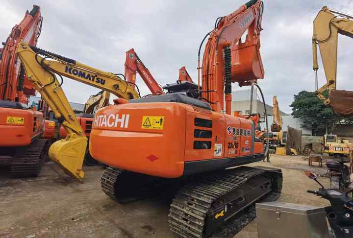 Original Japan Hitachi ZX200-3 Excavator Hitachi Excavator in Low Price for Hot Sale - Crawler excavator: picture 4 Original Japan Hitachi ZX200-3 Excavator Hitachi Excavator in Low Price for Hot Sale - Crawler excavator: picture 4
