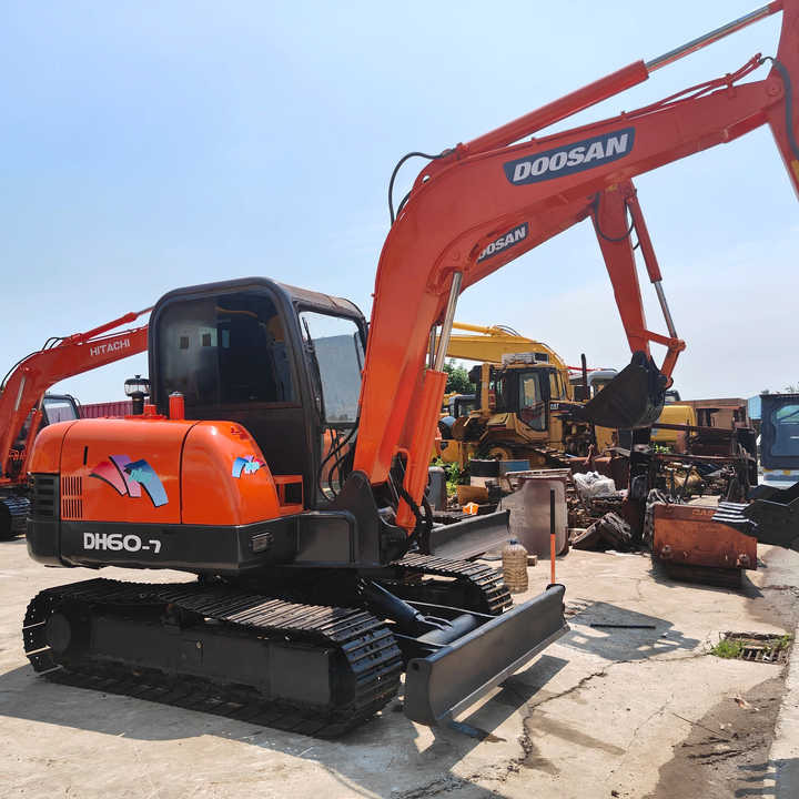 Original Second-hand Doosan DH60-7 Excavator Is in Good Condition Strong and Simple Maintenance - Crawler excavator: picture 1 Original Second-hand Doosan DH60-7 Excavator Is in Good Condition Strong and Simple Maintenance - Crawler excavator: picture 1