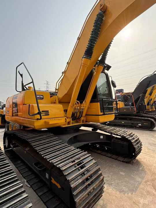 PC200-8 Low Working Hour Second Hand 20 Ton Excavator Komatsu Pc200-8 Crawler Excavator Used Komatsu Excavator PC200-8N1 - Crawler excavator: picture 2 PC200-8 Low Working Hour Second Hand 20 Ton Excavator Komatsu Pc200-8 Crawler Excavator Used Komatsu Excavator PC200-8N1 - Crawler excavator: picture 2