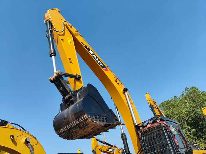 SANY 305 China Famous Brand Used Sany 305H Construction Excavator with Good Performance 90% New Sany 30tons Excavator Hot Sale - Crawler excavator: picture 5 SANY 305 China Famous Brand Used Sany 305H Construction Excavator with Good Performance 90% New Sany 30tons Excavator Hot Sale - Crawler excavator: picture 5