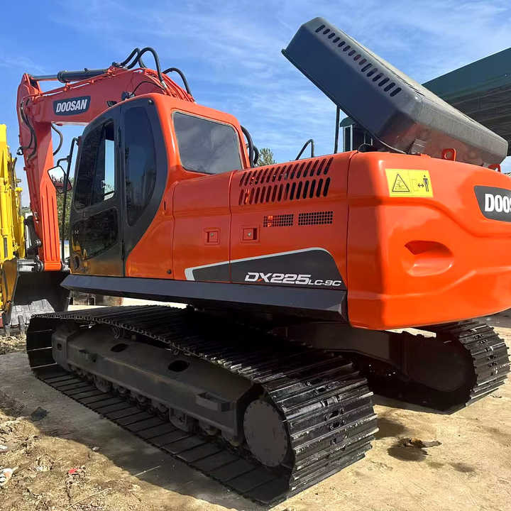 Second Hand Doosan Dx225 Excavator 20tons Middle Machine for Sale Excellent Condition Doosan Dx225 300 Hot Sale Machine - Excavator: picture 1 Second Hand Doosan Dx225 Excavator 20tons Middle Machine for Sale Excellent Condition Doosan Dx225 300 Hot Sale Machine - Excavator: picture 1