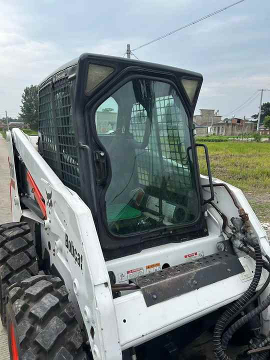 USED BOBCAT S160 Skid-steer Loader Bobcat S160 Carry Sweeper with Very Good Performance Is for Sale at a Low Price. - Skid steer loader: picture 3 USED BOBCAT S160 Skid-steer Loader Bobcat S160 Carry Sweeper with Very Good Performance Is for Sale at a Low Price. - Skid steer loader: picture 3