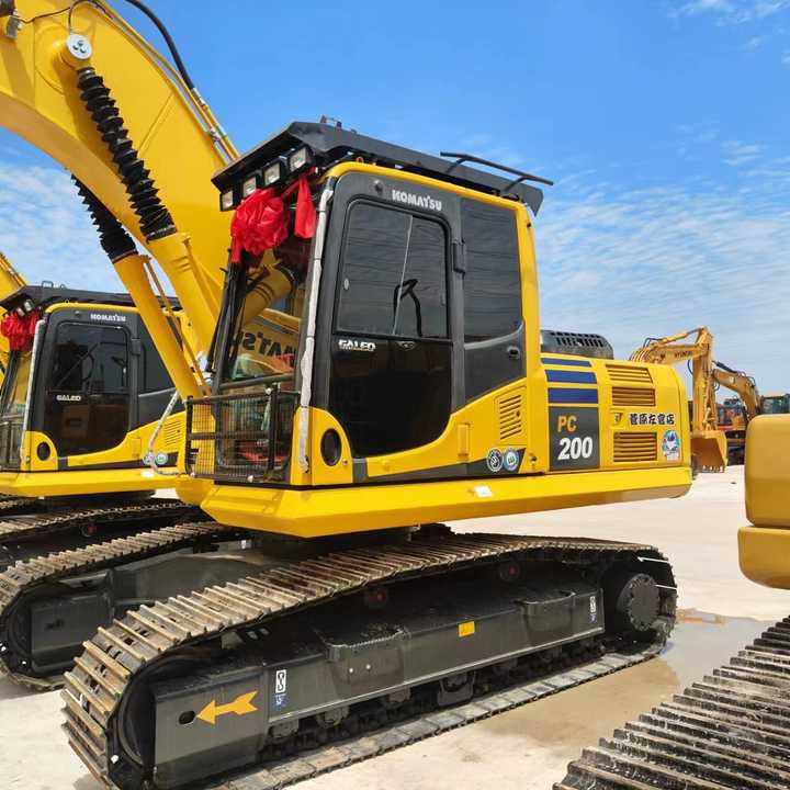 USED komatsu Pc200-8 Excavator with Good Condition for Sale - Crawler excavator: picture 1 USED komatsu Pc200-8 Excavator with Good Condition for Sale - Crawler excavator: picture 1
