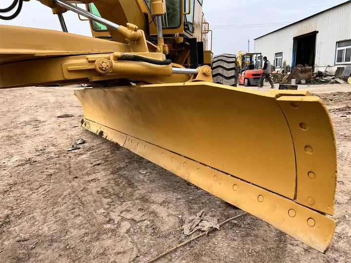 Used CAT 140H Motor Grader From Japan with Excellent Performance Caterpillar 140h in Good Condition for Sale - Crawler excavator: picture 4 Used CAT 140H Motor Grader From Japan with Excellent Performance Caterpillar 140h in Good Condition for Sale - Crawler excavator: picture 4
