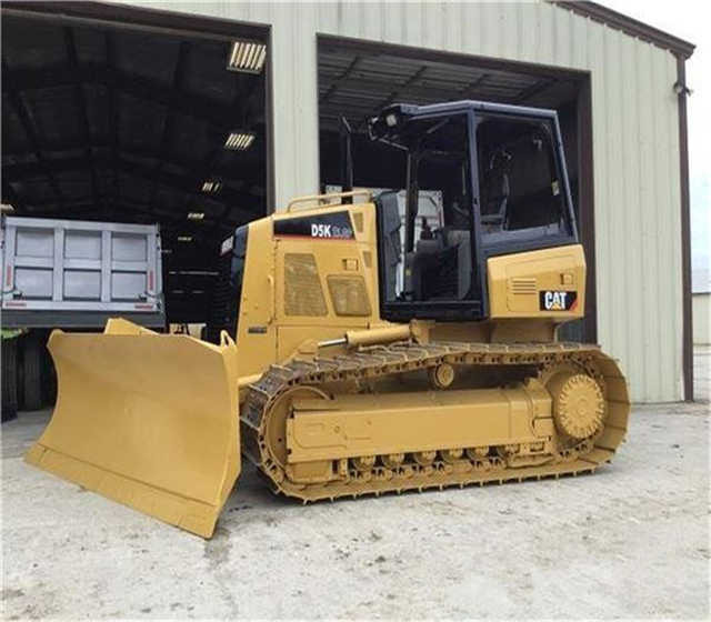 Used Cat D5k D5g D5 D5m D5h Crawler Bulldozer , CAT Bulldozer with Ripper , Original Cat Bulldozers - Bulldozer: picture 5 Used Cat D5k D5g D5 D5m D5h Crawler Bulldozer , CAT Bulldozer with Ripper , Original Cat Bulldozers - Bulldozer: picture 5