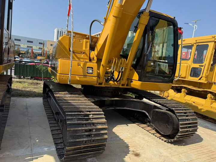 Used Cat320CL Old Model Excavator Second Hand Machine Popular Brand Japan Cat Hydraulic Machinery - Excavator: picture 3 Used Cat320CL Old Model Excavator Second Hand Machine Popular Brand Japan Cat Hydraulic Machinery - Excavator: picture 3