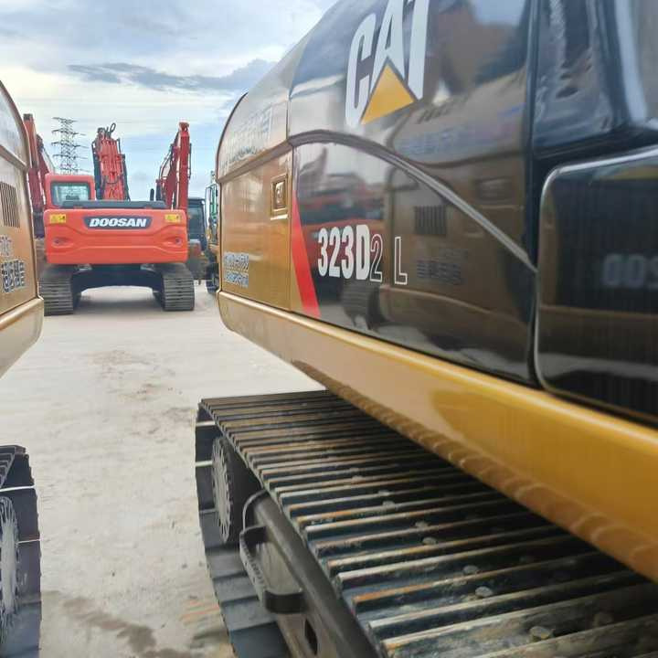 Used Digger CAT 323 Construction Machinery Construction Digger Used CAT 323 Cheap Excavator - Crawler excavator: picture 5 Used Digger CAT 323 Construction Machinery Construction Digger Used CAT 323 Cheap Excavator - Crawler excavator: picture 5
