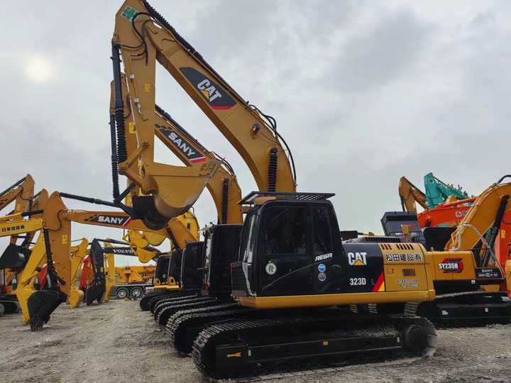 Used Digger CAT 323DL Construction Machinery Construction Digger Used CAT 323DL Cheap Excavator - Crawler excavator: picture 3 Used Digger CAT 323DL Construction Machinery Construction Digger Used CAT 323DL Cheap Excavator - Crawler excavator: picture 3