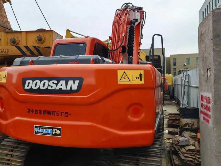 Used Digger DOOSAN DX140 Construction Machinery Construction Digger Used DOOSAN DX140 Cheap Excavator - Crawler excavator: picture 2 Used Digger DOOSAN DX140 Construction Machinery Construction Digger Used DOOSAN DX140 Cheap Excavator - Crawler excavator: picture 2
