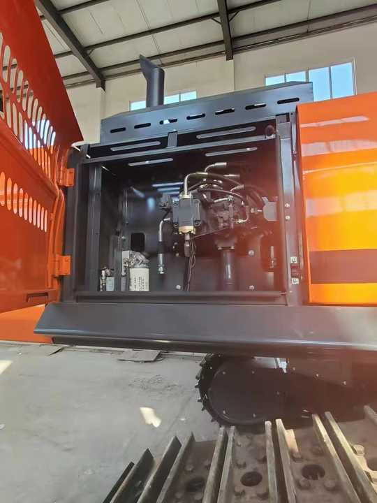 Used Digger DOOSAN DX550 Construction Machinery Construction Digger Used DOOSAN DX550 Cheap Excavator - Crawler excavator: picture 3 Used Digger DOOSAN DX550 Construction Machinery Construction Digger Used DOOSAN DX550 Cheap Excavator - Crawler excavator: picture 3