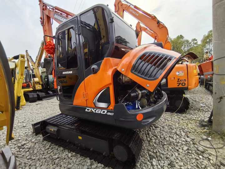 Used Digger DOOSAN DX60 Construction Machinery Construction Digger Used DOOSAN DX60 Cheap Excavator - Crawler excavator: picture 5 Used Digger DOOSAN DX60 Construction Machinery Construction Digger Used DOOSAN DX60 Cheap Excavator - Crawler excavator: picture 5