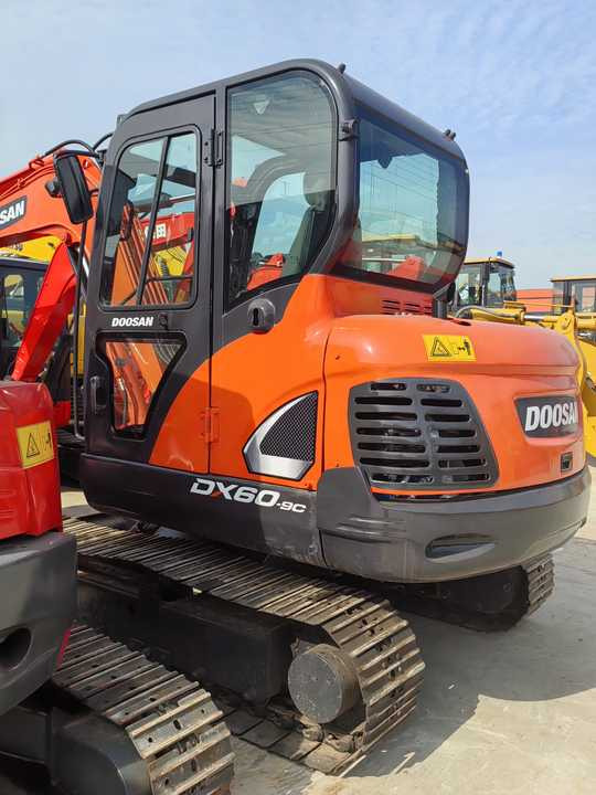 Used Digger DOOSAN DX60 Construction Machinery Construction Digger Used DOOSAN DX60 Cheap Excavator - Crawler excavator: picture 2 Used Digger DOOSAN DX60 Construction Machinery Construction Digger Used DOOSAN DX60 Cheap Excavator - Crawler excavator: picture 2