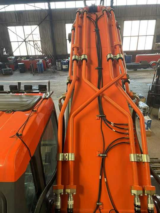 Used Digger DOOSAN DX600 Construction Machinery Construction Digger Used DOOSAN DX600 Cheap Excavator - Crawler excavator: picture 5 Used Digger DOOSAN DX600 Construction Machinery Construction Digger Used DOOSAN DX600 Cheap Excavator - Crawler excavator: picture 5