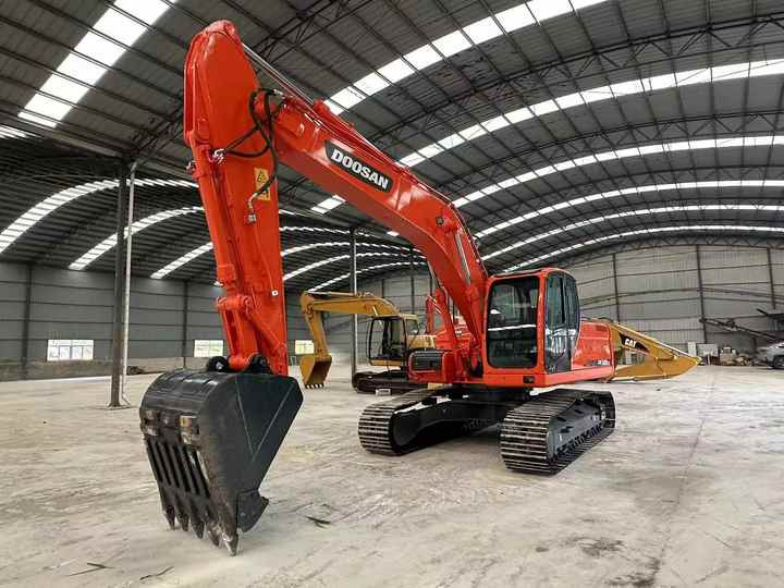 Used Digger Doosan DX225LC-9T Construction Machinery Construction Digger Used Doosan DX225LC-9T Cheap Excavator - Crawler excavator: picture 3 Used Digger Doosan DX225LC-9T Construction Machinery Construction Digger Used Doosan DX225LC-9T Cheap Excavator - Crawler excavator: picture 3