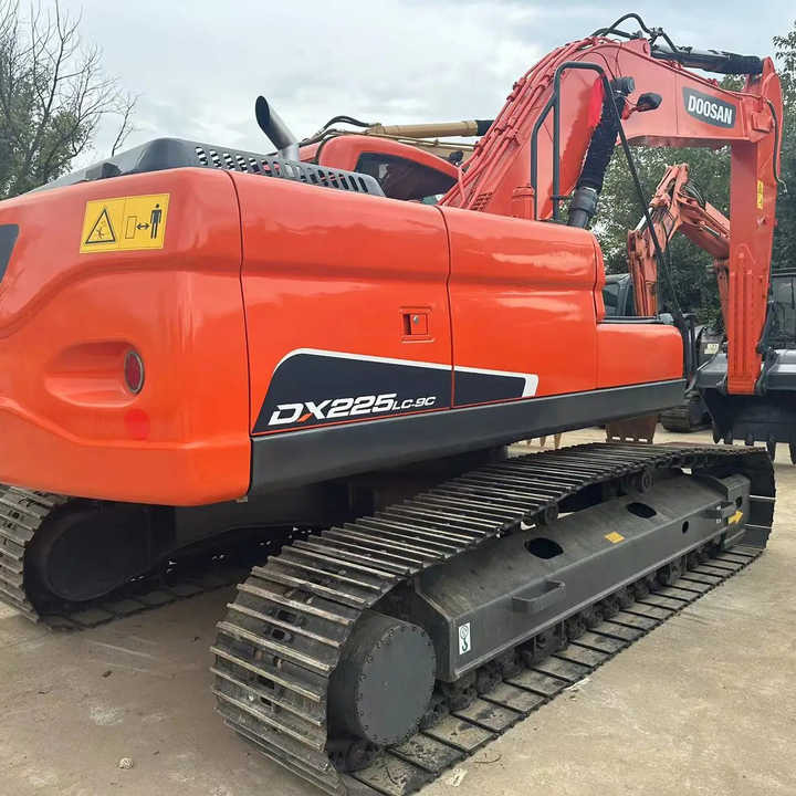 Used Excavator Doosan DX225LC-9 Excavators Mini Equipment Earth Moving Machinery Doosan Digger Excavator for Sale - Excavator: picture 1 Used Excavator Doosan DX225LC-9 Excavators Mini Equipment Earth Moving Machinery Doosan Digger Excavator for Sale - Excavator: picture 1