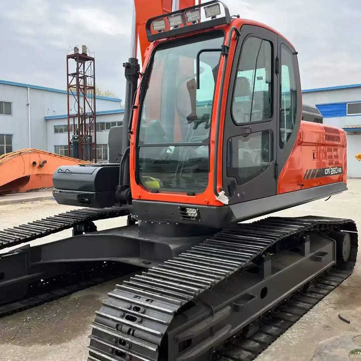Used Excavator Doosan DX260LC-9 Excavators Mini Equipment Earth Moving Machinery Doosan Digger Excavator for Sale - Excavator: picture 5 Used Excavator Doosan DX260LC-9 Excavators Mini Equipment Earth Moving Machinery Doosan Digger Excavator for Sale - Excavator: picture 5