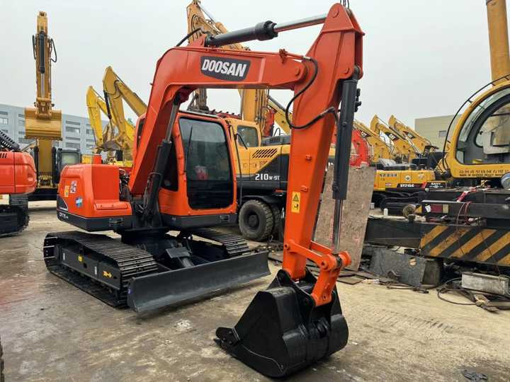 Used Excavator Doosan DX70 75 Excavator Second Hand Digger Used Machinery 7 Ton Used Hydraulic Crawler Excavator - Crawler excavator: picture 4 Used Excavator Doosan DX70 75 Excavator Second Hand Digger Used Machinery 7 Ton Used Hydraulic Crawler Excavator - Crawler excavator: picture 4