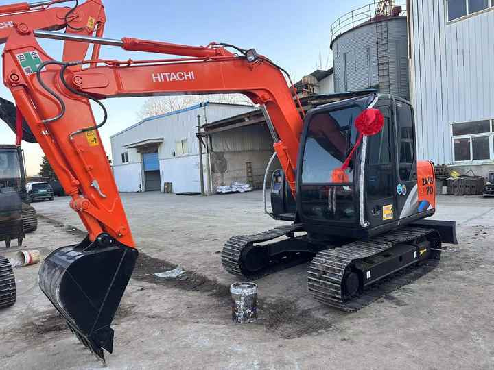 Used Excavator Good Quality Low Price Hitachi ZX70 Excavator in Good Condition for Sale - Crawler excavator: picture 5 Used Excavator Good Quality Low Price Hitachi ZX70 Excavator in Good Condition for Sale - Crawler excavator: picture 5