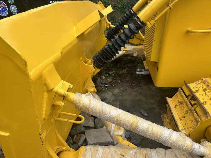 Used Famous Brand Komatsu D85 Bulldozer in Stock High Quality Komatsu D85Ess Bulldozer in Cheaper Price and komatsu D85 for Sale - Bulldozer: picture 3 Used Famous Brand Komatsu D85 Bulldozer in Stock High Quality Komatsu D85Ess Bulldozer in Cheaper Price and komatsu D85 for Sale - Bulldozer: picture 3