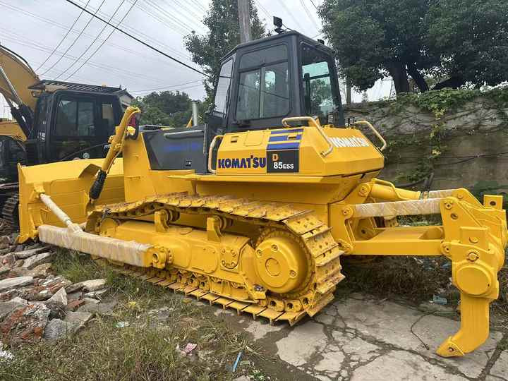 Used Famous Brand Komatsu D85 Bulldozer in Stock High Quality Komatsu D85Ess Bulldozer in Cheaper Price and komatsu D85 for Sale - Bulldozer: picture 2 Used Famous Brand Komatsu D85 Bulldozer in Stock High Quality Komatsu D85Ess Bulldozer in Cheaper Price and komatsu D85 for Sale - Bulldozer: picture 2