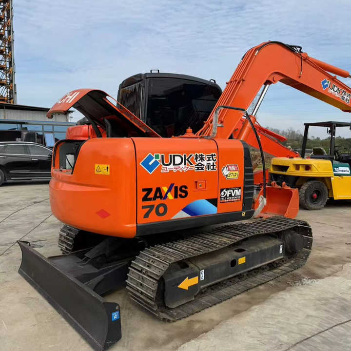 Used Hitachi Earth Moving Machine Zaxis70 Second Hand Small Size Mini Diggers Used Hitachi Mini Excavators Zx55 Zx50 Zx60 Zx70 - Excavator: picture 1 Used Hitachi Earth Moving Machine Zaxis70 Second Hand Small Size Mini Diggers Used Hitachi Mini Excavators Zx55 Zx50 Zx60 Zx70 - Excavator: picture 1