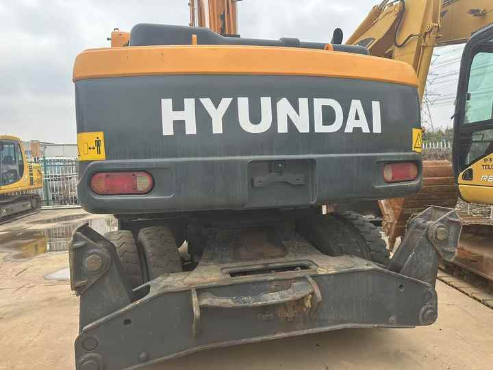 Used Hyundai Korea Hydraulic Excavator Hyundai 210-9 Excavator Excellent Condition 21 Ton Used Excavator for Sale - Excavator: picture 4 Used Hyundai Korea Hydraulic Excavator Hyundai 210-9 Excavator Excellent Condition 21 Ton Used Excavator for Sale - Excavator: picture 4
