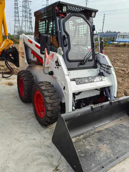 Used Imported Machine bobcat S18 Skid Steer Loader for Sale bobcat S16 S17 S18 in Stock - Skid steer loader: picture 4 Used Imported Machine bobcat S18 Skid Steer Loader for Sale bobcat S16 S17 S18 in Stock - Skid steer loader: picture 4