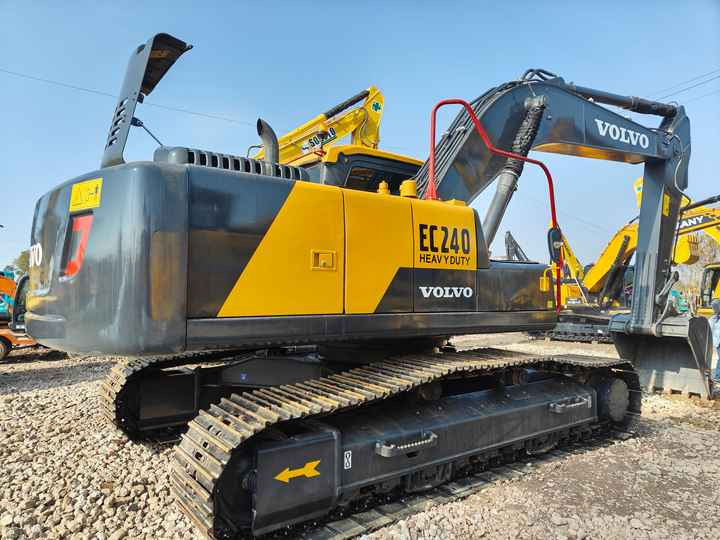 Used VOLVO EC240 Excavator for Sale with Good Performance and Low Price Powerful Construction Machinery for Sale - Crawler excavator: picture 2 Used VOLVO EC240 Excavator for Sale with Good Performance and Low Price Powerful Construction Machinery for Sale - Crawler excavator: picture 2