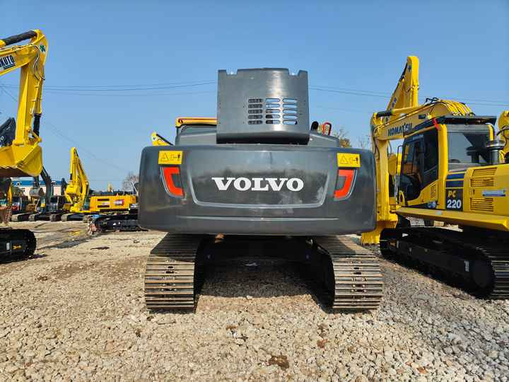 Used VOLVO EC240 Excavator for Sale with Good Performance and Low Price Powerful Construction Machinery for Sale - Excavator: picture 5 Used VOLVO EC240 Excavator for Sale with Good Performance and Low Price Powerful Construction Machinery for Sale - Excavator: picture 5