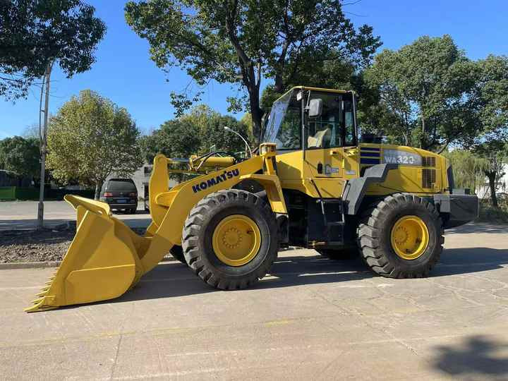 Used komatsu Wa320-5 Wheel Loader Second Hand Machine Popular Brand komatsu Hydraulic Machinery - Wheel loader: picture 2 Used komatsu Wa320-5 Wheel Loader Second Hand Machine Popular Brand komatsu Hydraulic Machinery - Wheel loader: picture 2