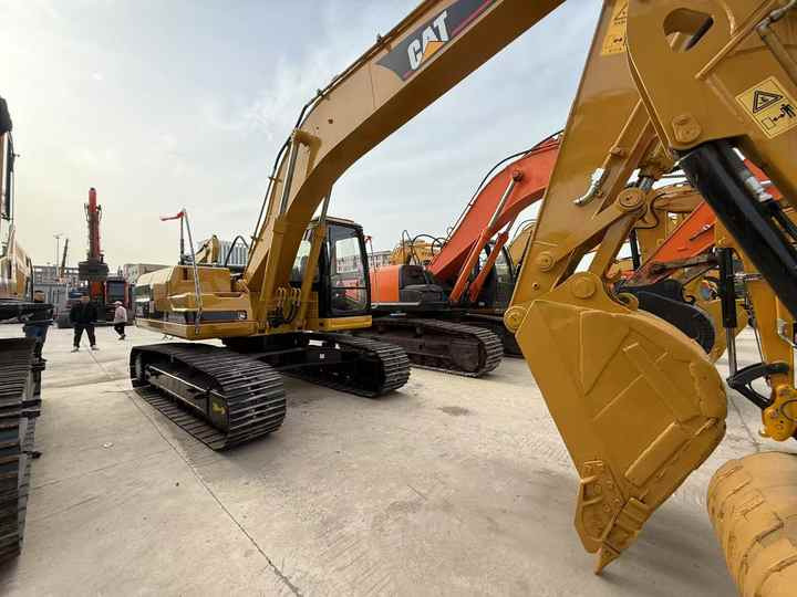 Very Cheap Price Used Cat 320C Excavator Powerful Used Caterpillar 320C Hydraulic Excavators for Sale - Excavator: picture 2 Very Cheap Price Used Cat 320C Excavator Powerful Used Caterpillar 320C Hydraulic Excavators for Sale - Excavator: picture 2
