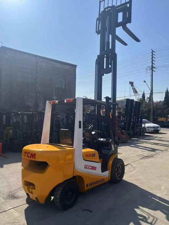 Very Good Condition and Cheap Price 3 Tonne TCM Forklift Run Performance TCM30 Forklift for Sale - Forklift: picture 2 Very Good Condition and Cheap Price 3 Tonne TCM Forklift Run Performance TCM30 Forklift for Sale - Forklift: picture 2